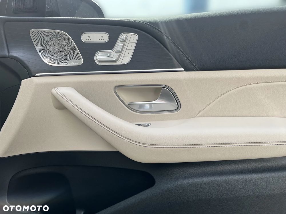 Mercedes-Benz GLS - 18