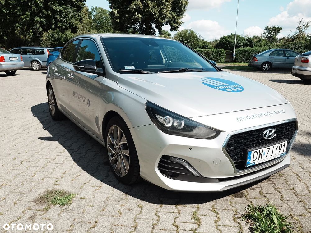 Hyundai i30 Fastback 1.6 CRDI Premium - 1