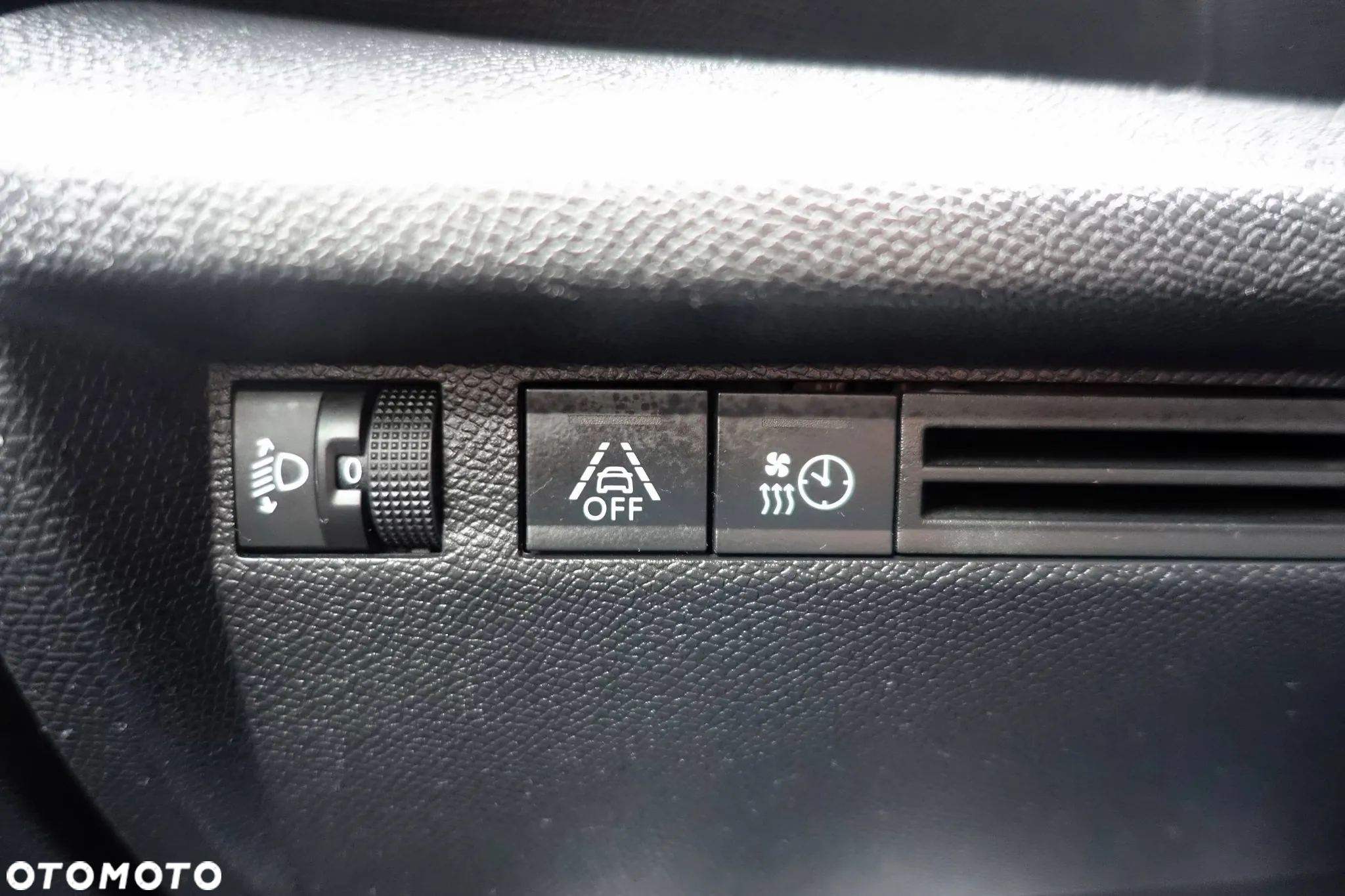 Citroën C4 e-C4 136 FEEL - 23