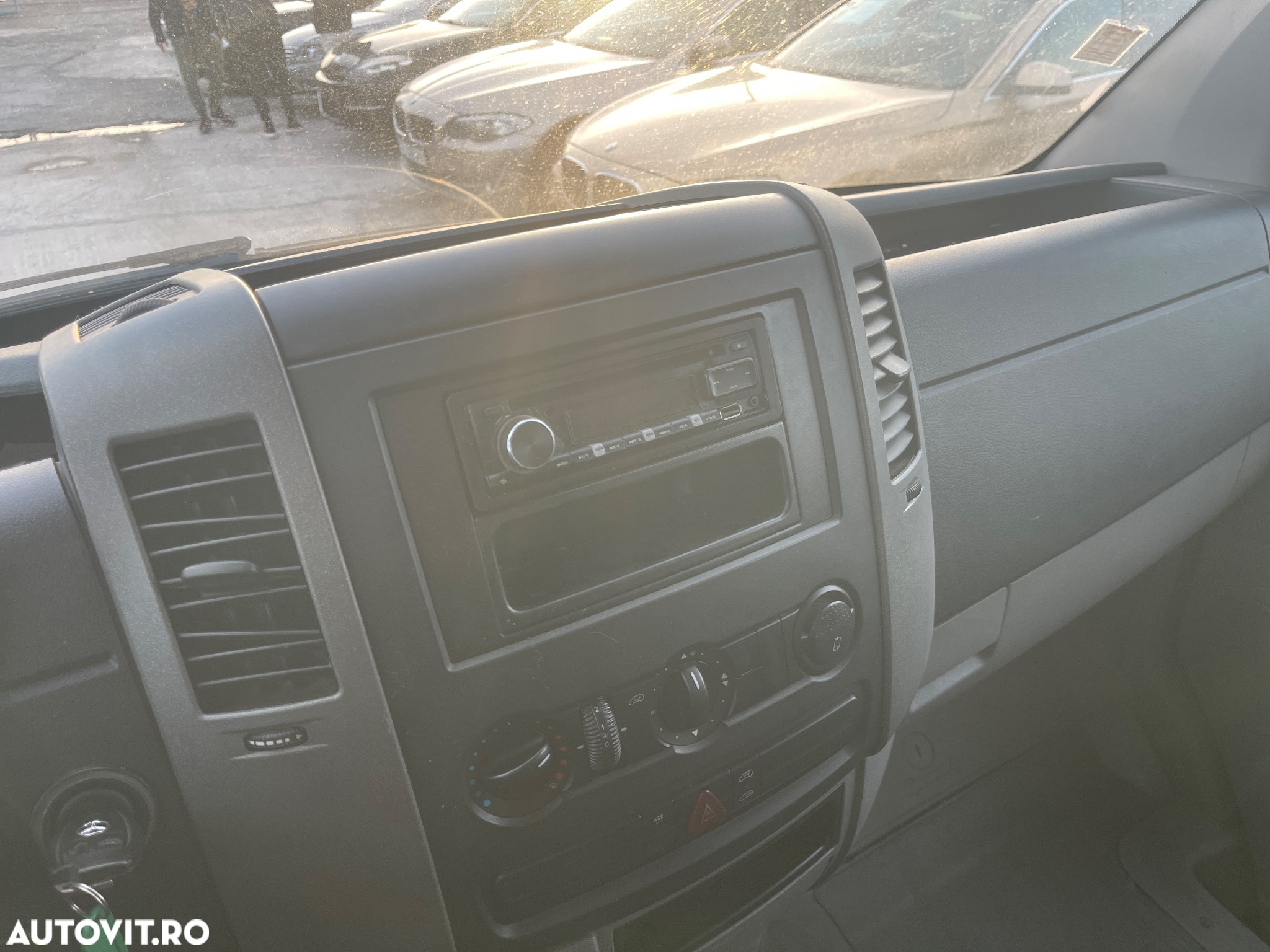 Mercedes-Benz Sprinter - 13