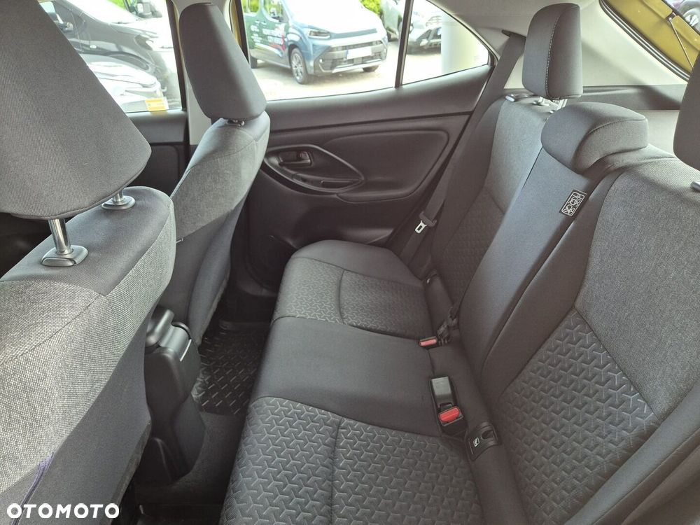 Toyota Yaris Cross Hybrid 1.5 Comfort 4x4 - 12