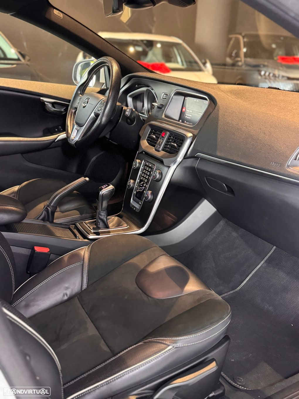 Volvo V40 2.0 D2 R-Design - 22