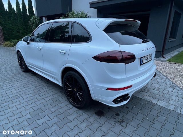 Porsche Cayenne S Diesel Platinum Edition - 4