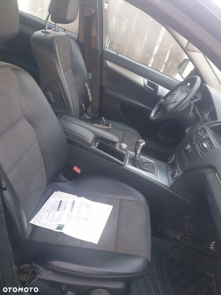 Mercedes-Benz Klasa C 200 T CDI DPF Avantgarde - 8