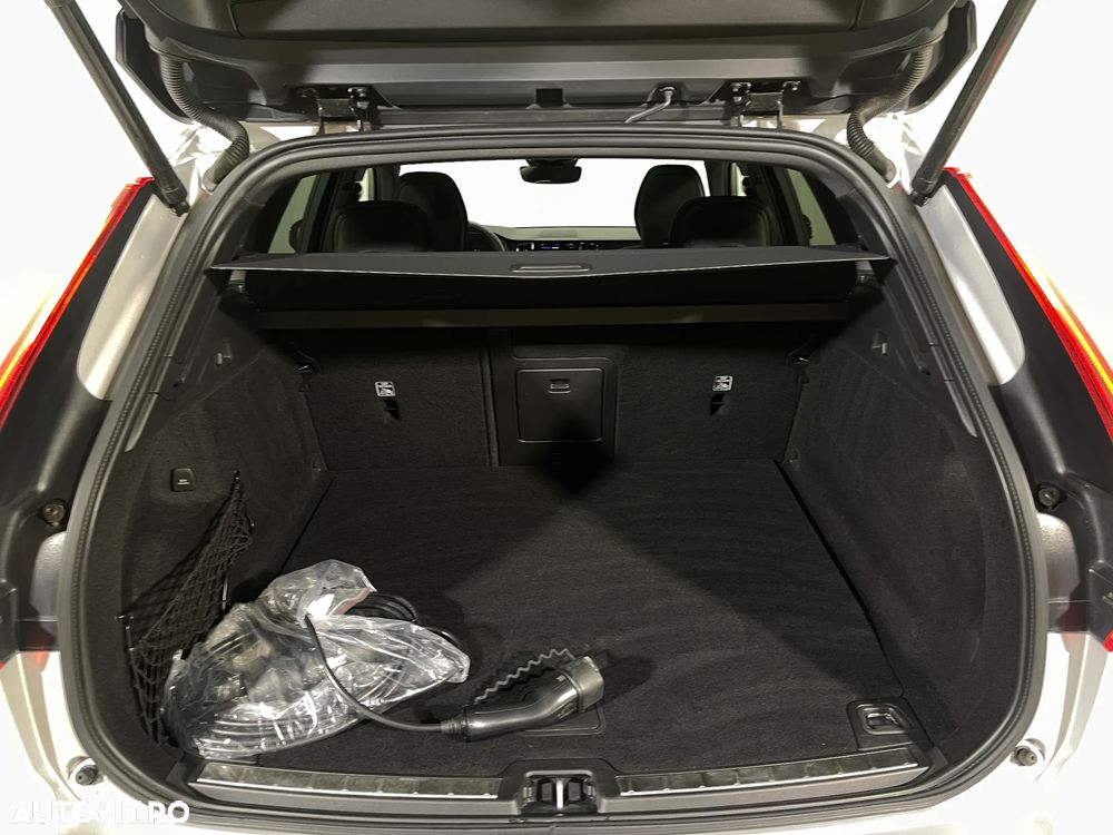 Volvo XC 60 Recharge T8 Twin Engine eAWD R-Design - 13