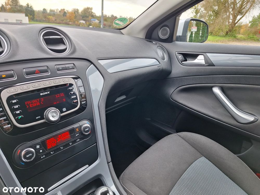 Ford Mondeo 2.0 TDCi Ambiente - 30