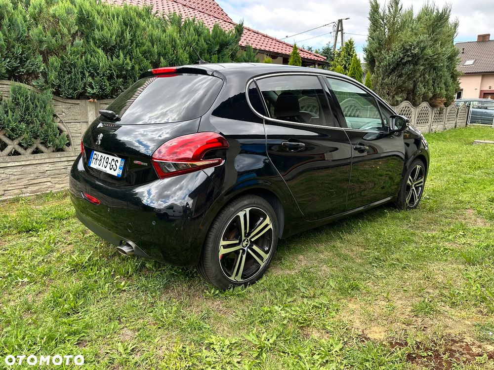 Peugeot 208 - 5