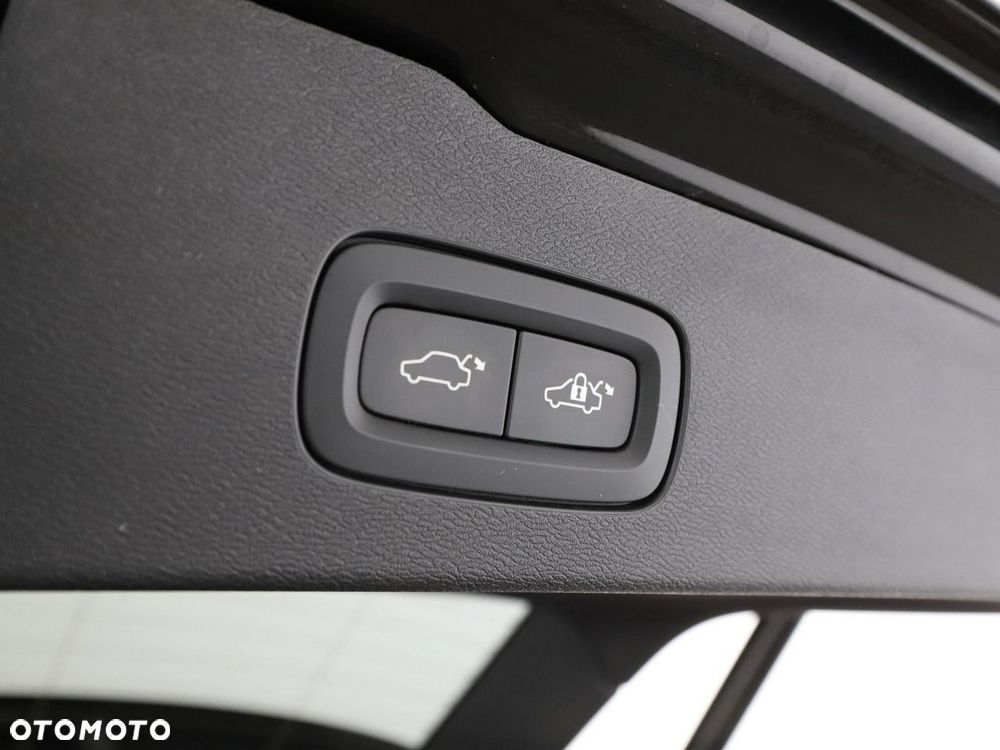 Volvo V60 D3 Momentum Pro - 41