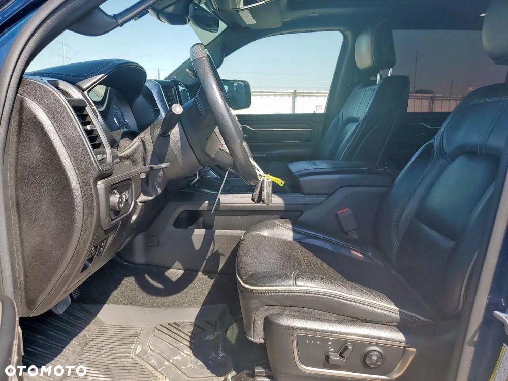 RAM 1500 Crew Cab Shortbed Limited - 9