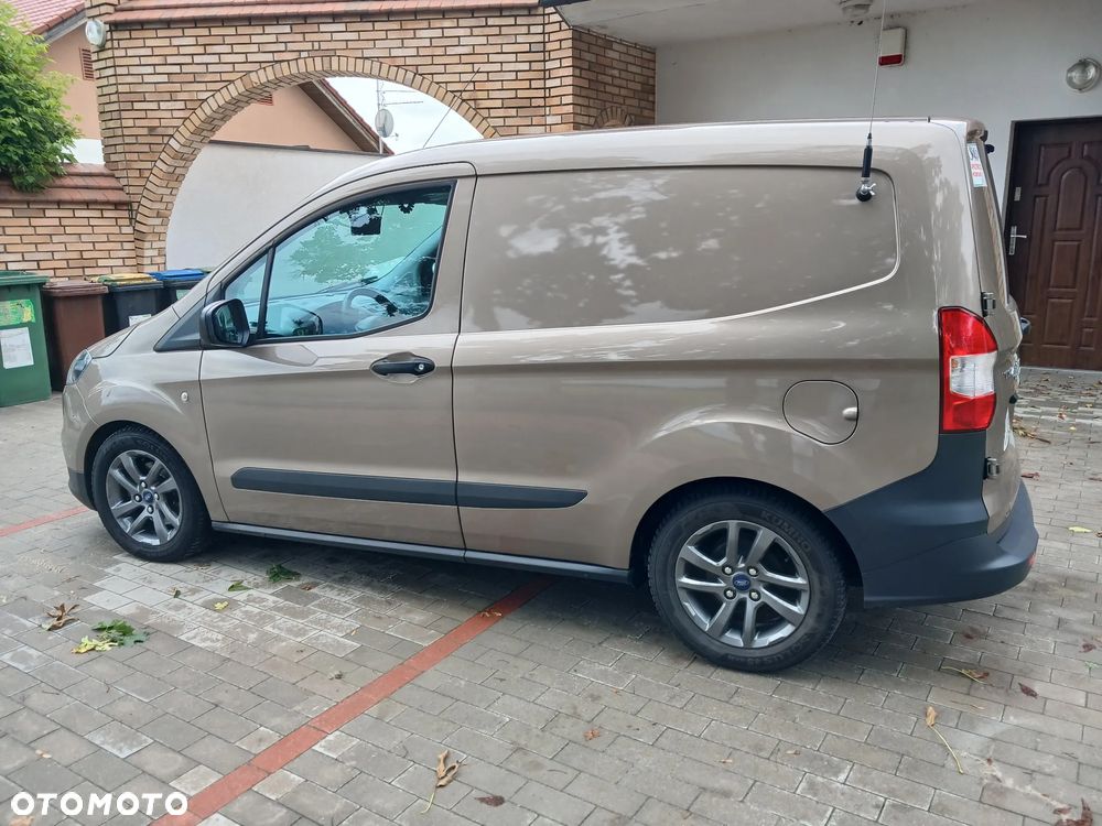 Ford transit courier - 5