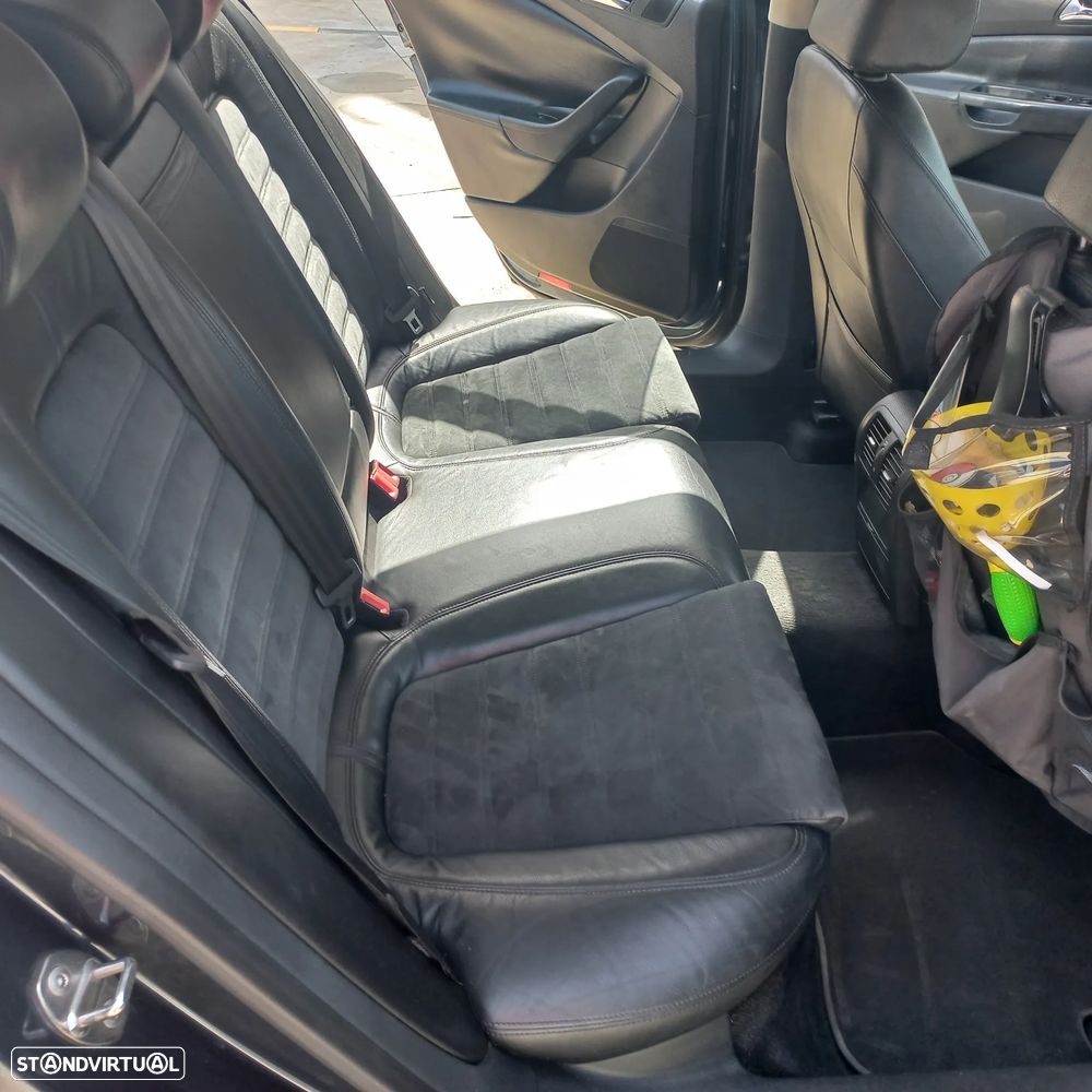 VW Passat 2.0 TDI Highline - 12