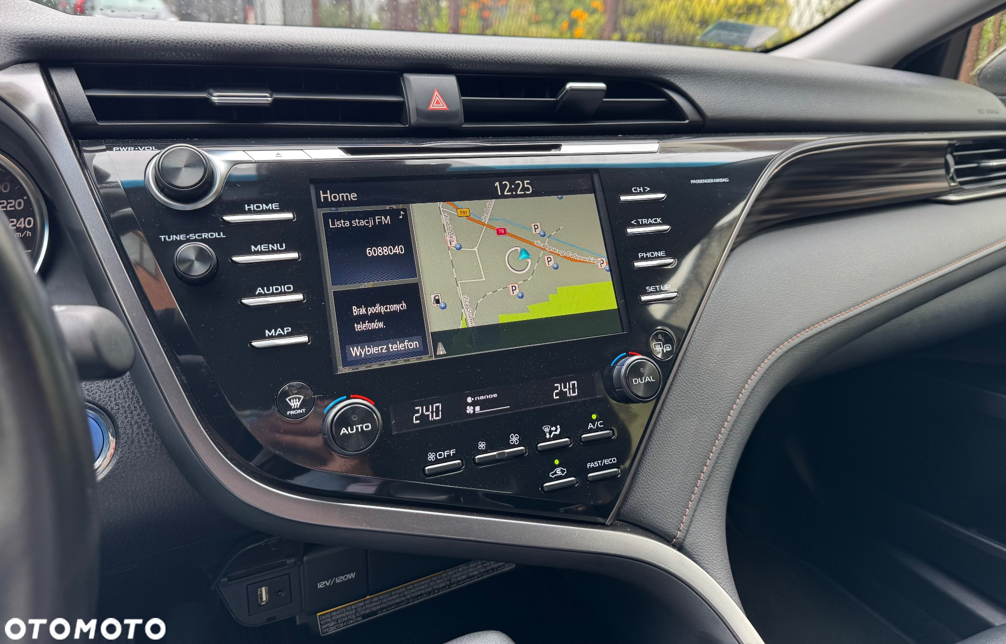 Toyota Camry 2.5 Hybrid Executive CVT - 13