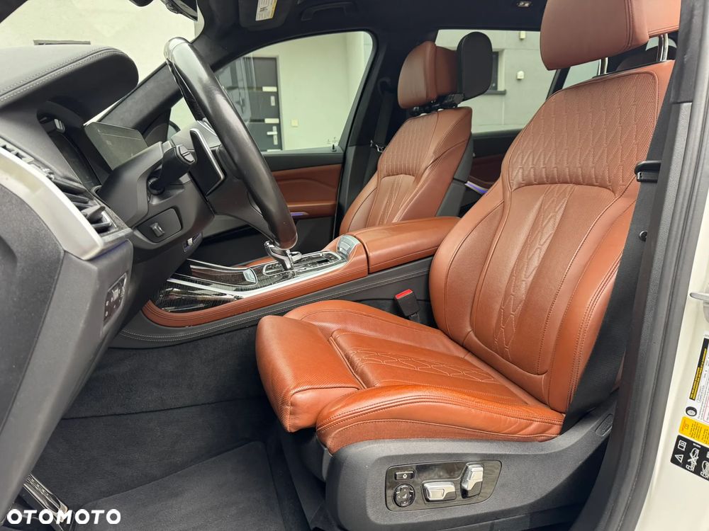 BMW X7 xDrive40i - 15
