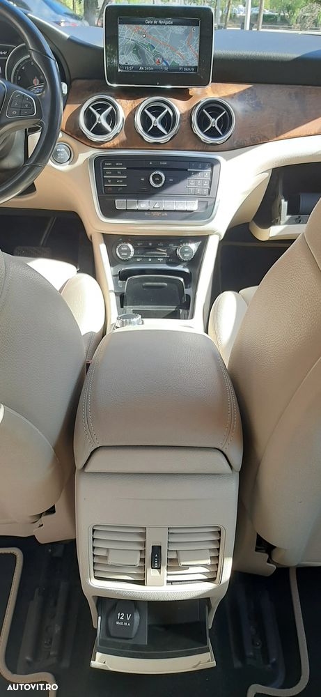 Mercedes-Benz GLA - 25