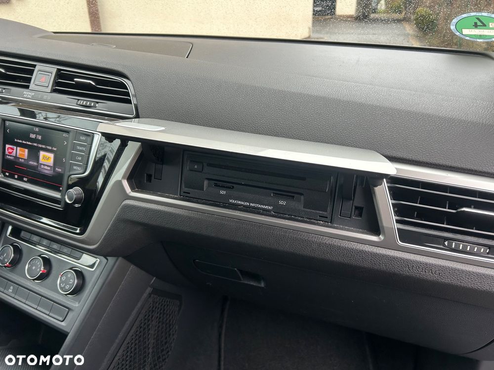 Volkswagen Touran 1.6 TDI BMT Trendline - 24