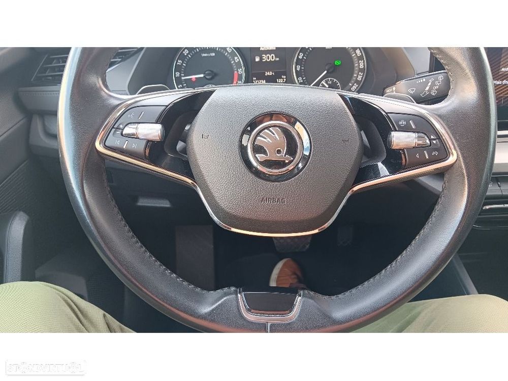 Skoda Octavia Break 2.0 TDI Ambition DSG - 9