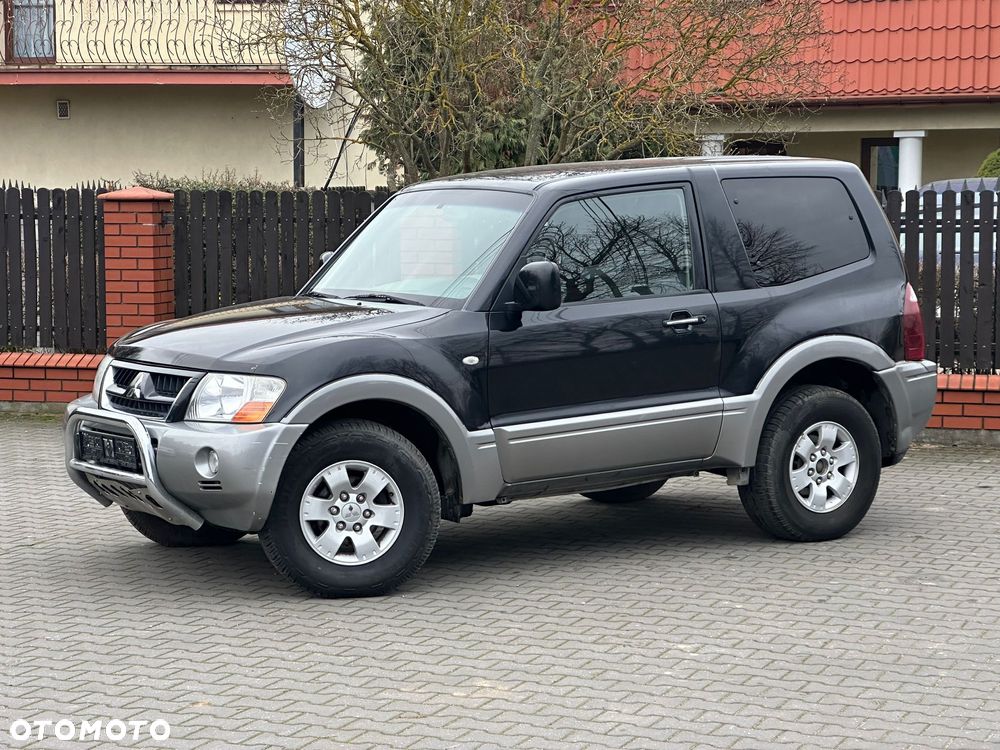 Mitsubishi Pajero - 2