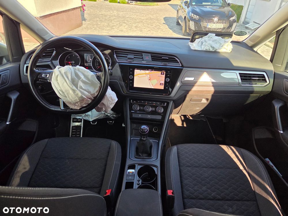 Volkswagen Touran 1.6 TDI SCR Join - 16