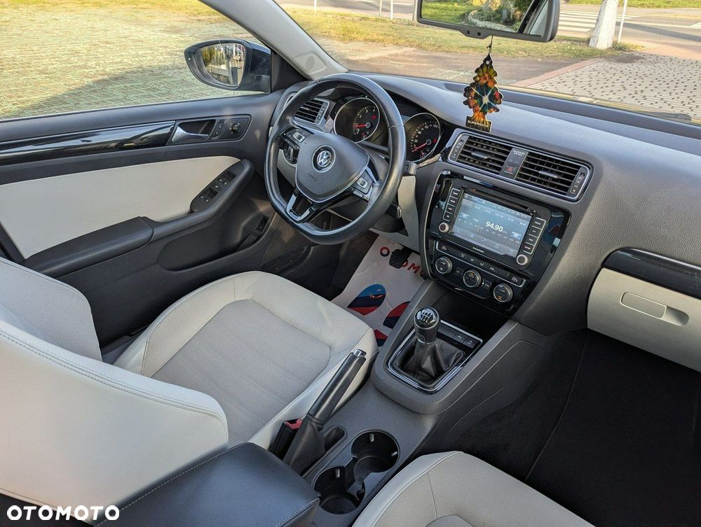 Volkswagen Jetta 1.4 TSI BMT Highline - 23