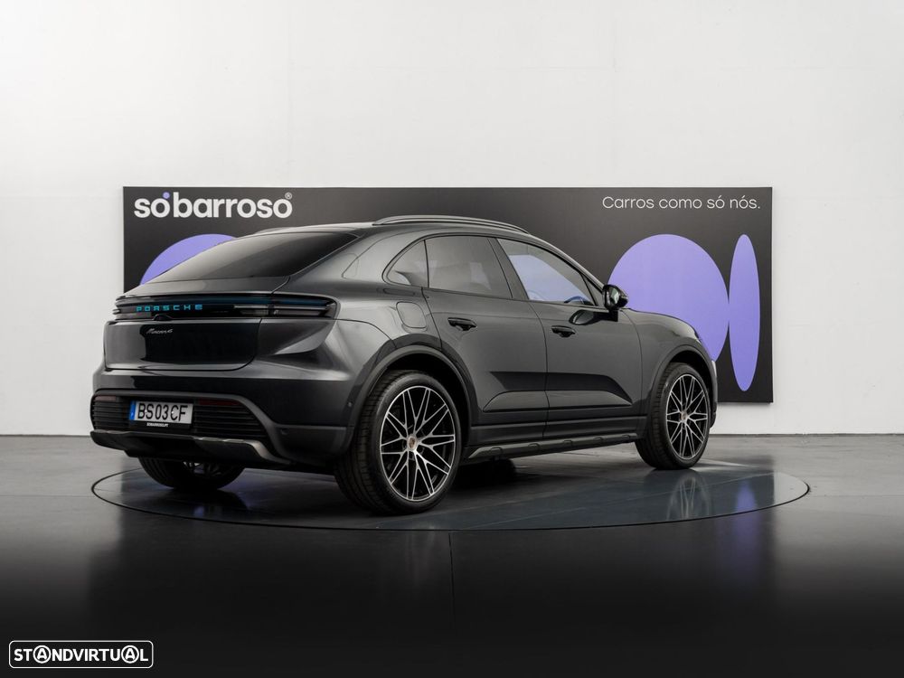 Porsche Macan Electric 4 - 6
