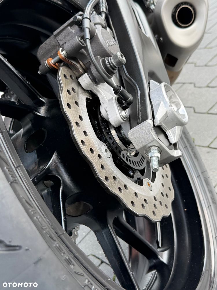 Yamaha MT - 12