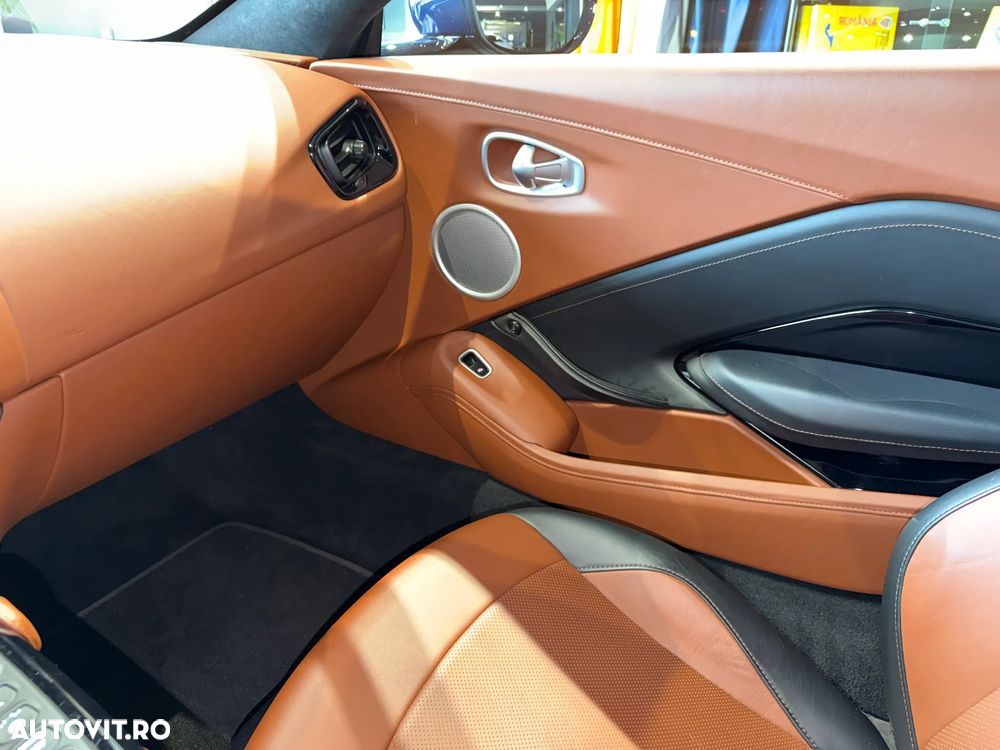 Aston Martin V8 Vantage Standard - 24