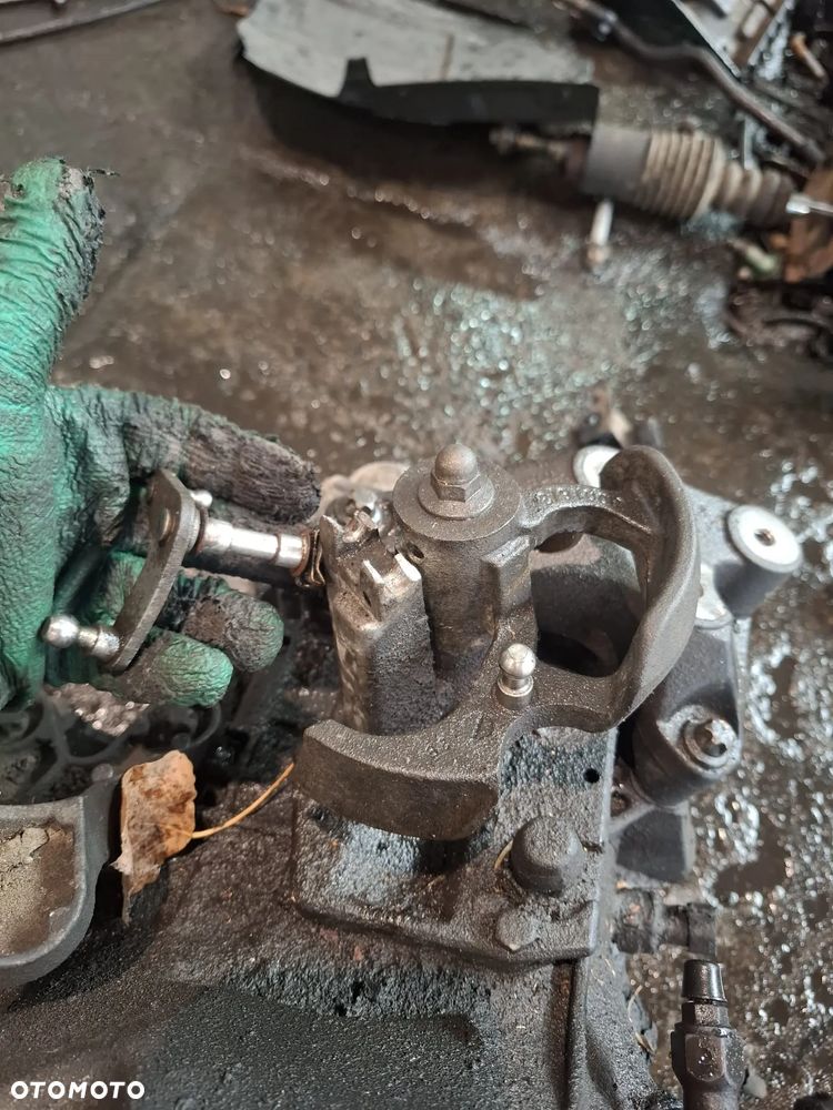 Skrzynia biegów opel Vectra c Zafira b 1.6 16V F17C419 na linki - 2