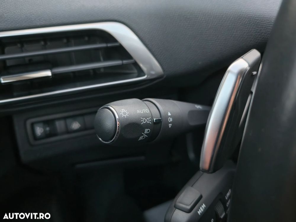 Peugeot 3008 225 e-EAT8 Allure Pack - 40