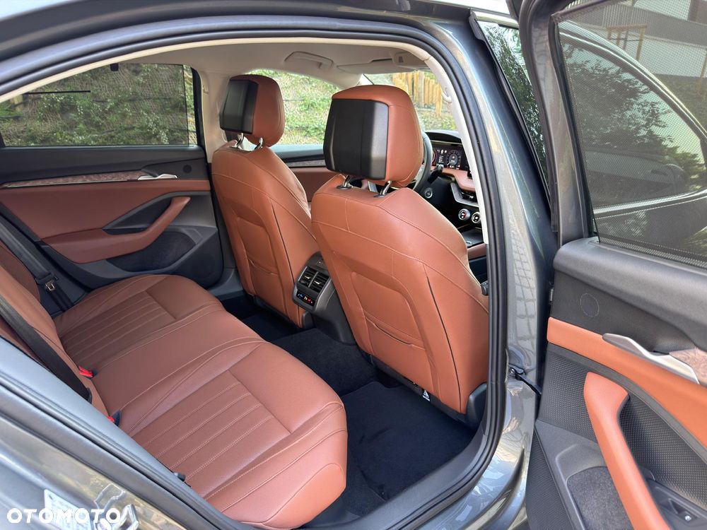 Skoda Superb 2.0 TDI SCR 4x4 L&K DSG - 11