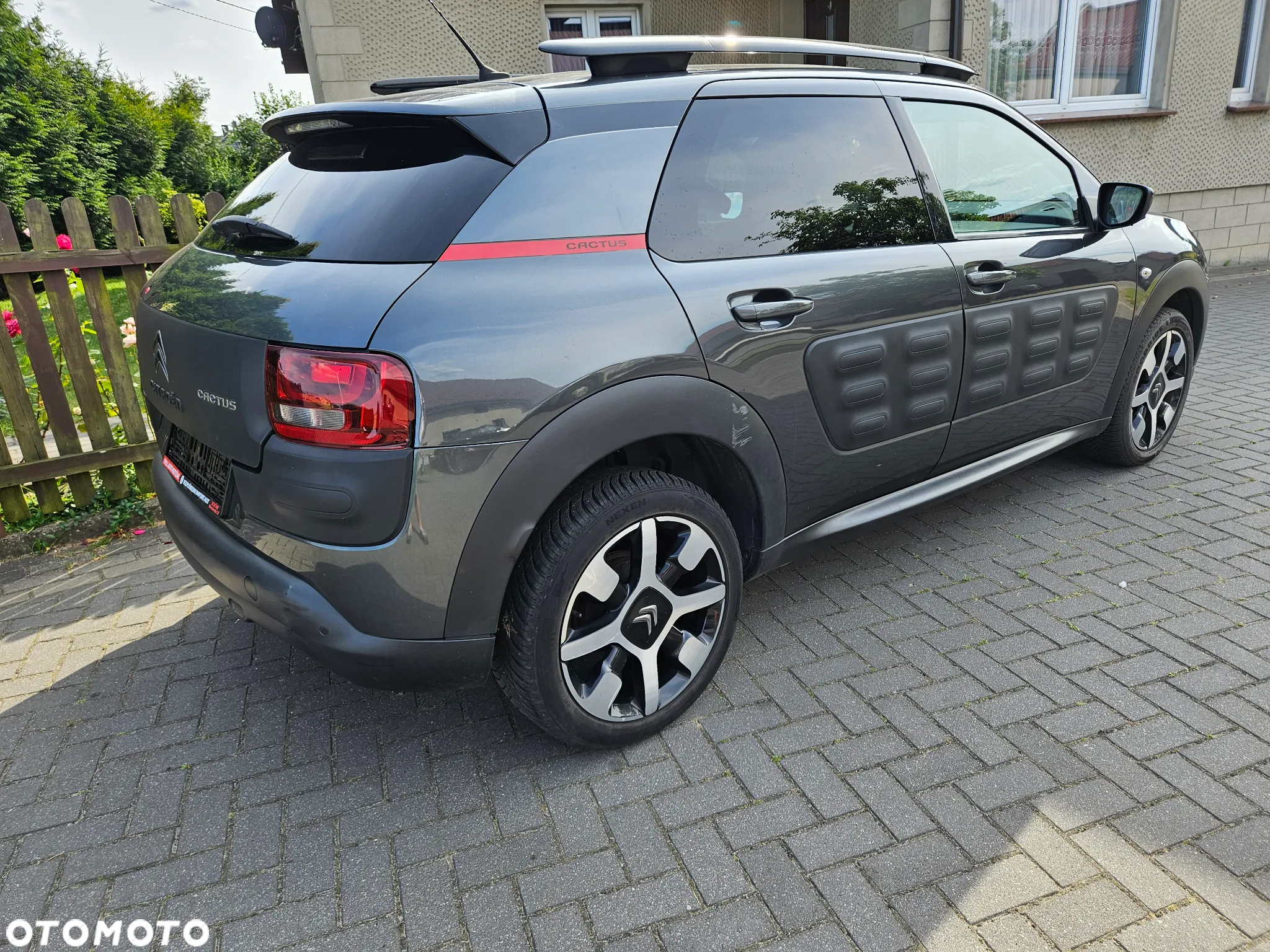 Citroën C4 Cactus 1.2 PureTech Shine S&S - 4