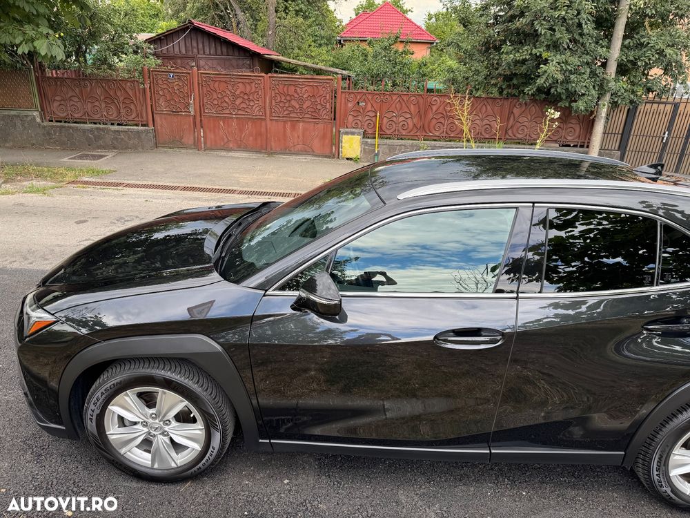 Lexus UX 250h Business Edition - 7