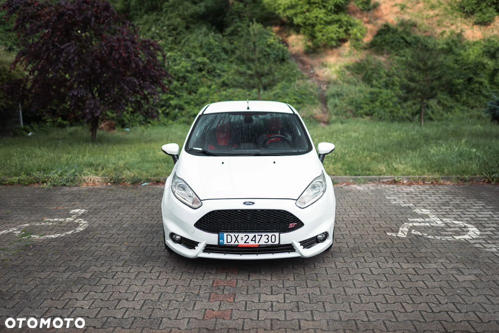 Ford Fiesta - 2