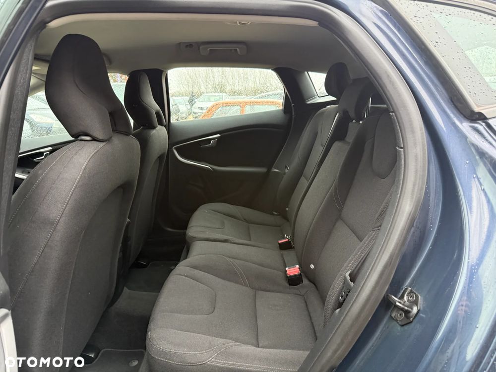 Volvo V40 D2 Kinetic - 23