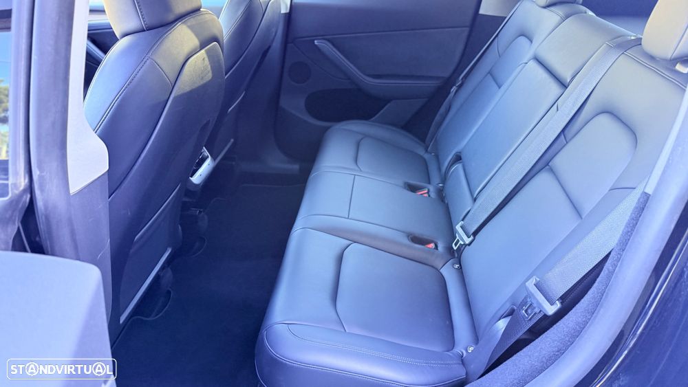 Tesla Model Y Long Range Dual Motor AWD - 17