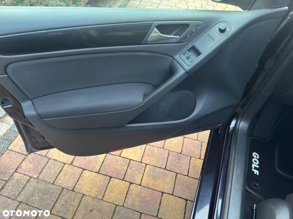 Volkswagen Golf - 11