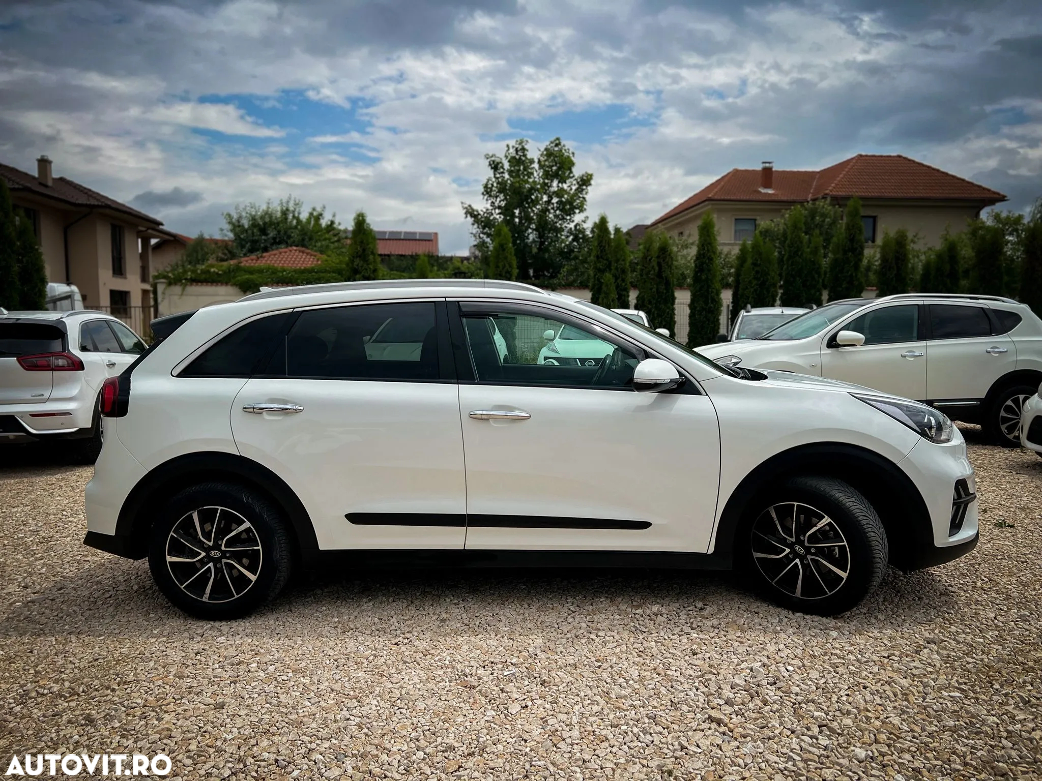 Kia Niro 1.6 GDI HEV 2WD OPF Aut. Edition 7 - 3