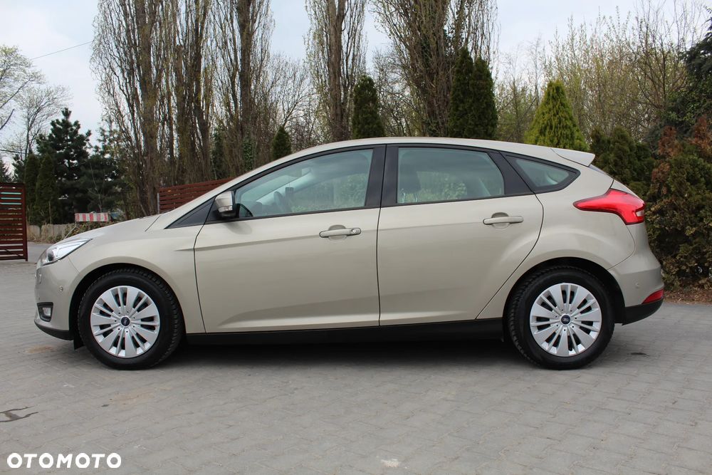 Ford Focus 1.0 EcoBoost Titanium - 4