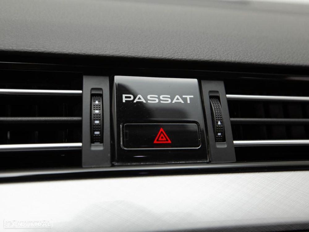 VW Passat Variant 2.0 TDi Business - 17