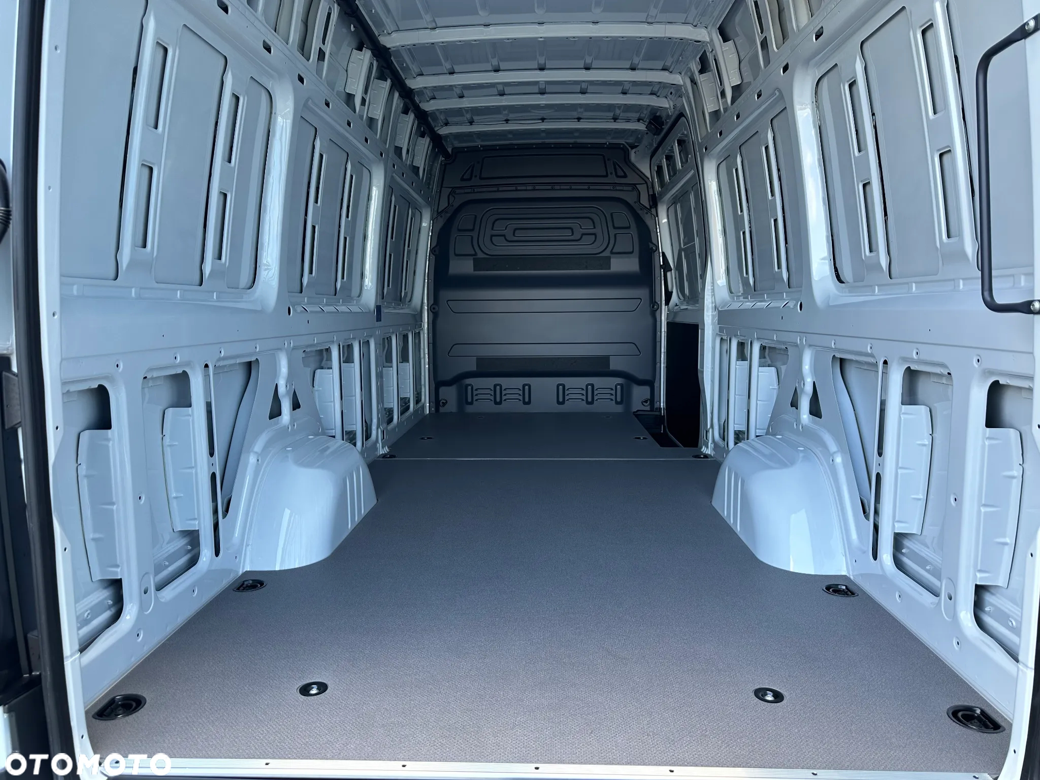 Mercedes-Benz Sprinter 317 CDI Furgon PRO długi 4325 mm L3H2 - 15