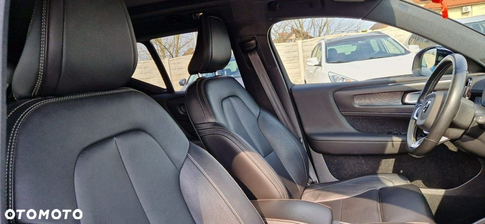 Volvo XC 40 - 33
