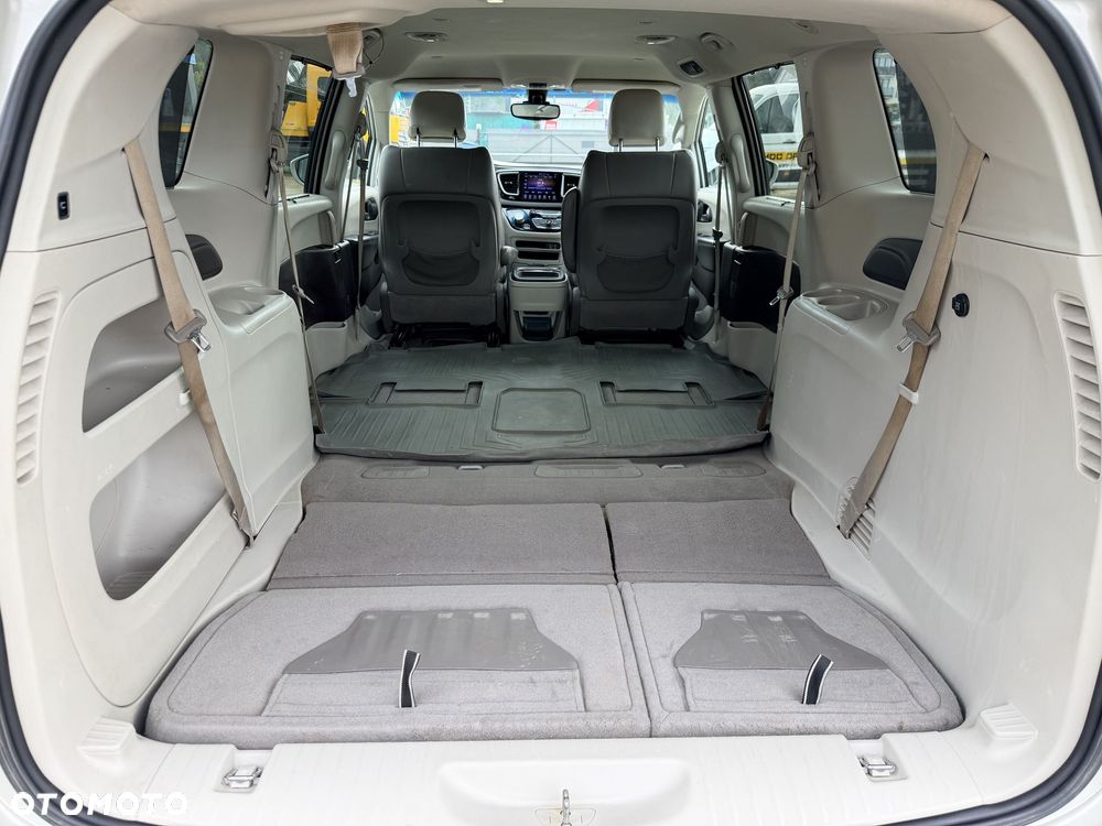Chrysler Pacifica - 14