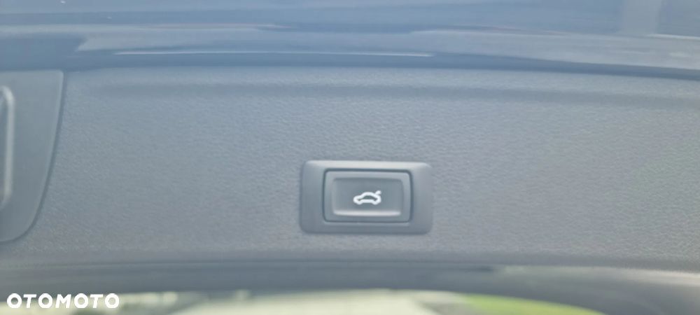 Audi A4 Avant 2.0 TDI design - 18
