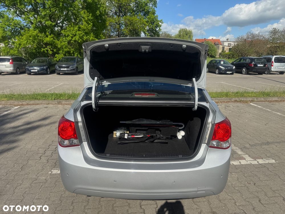 Chevrolet Cruze 1.6 LS - 11