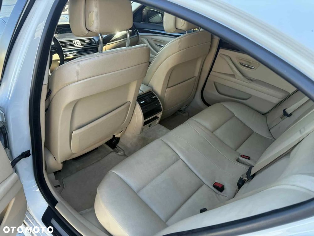 BMW Seria 5 535i xDrive Luxury Line - 11