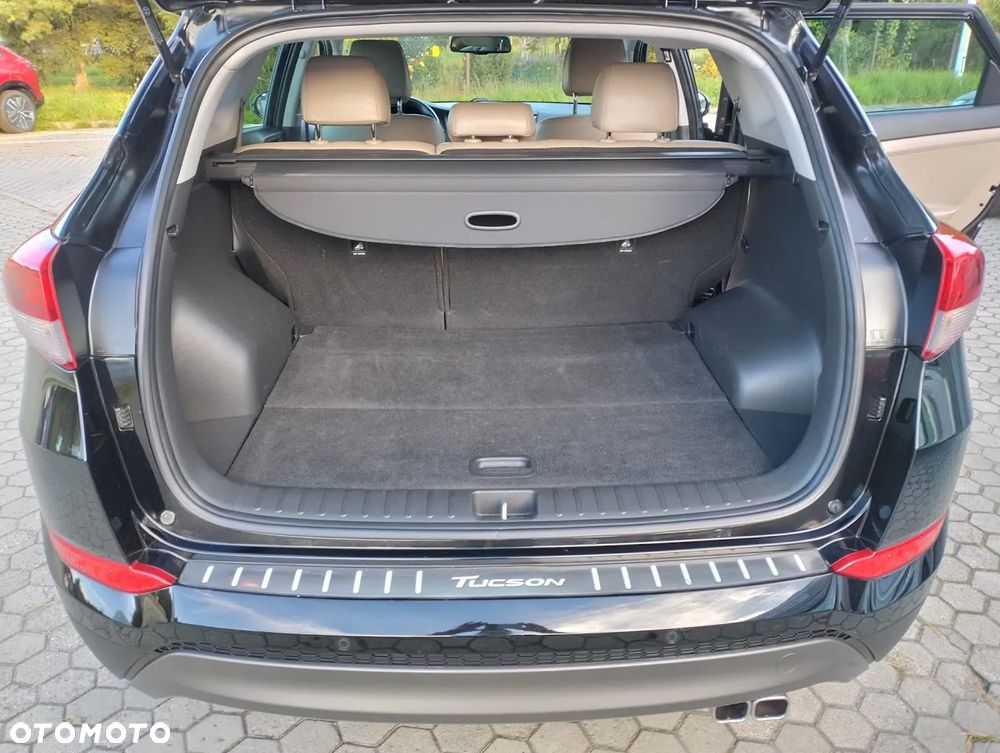 Hyundai Tucson 1.7 CRDI BlueDrive Style 2WD - 16