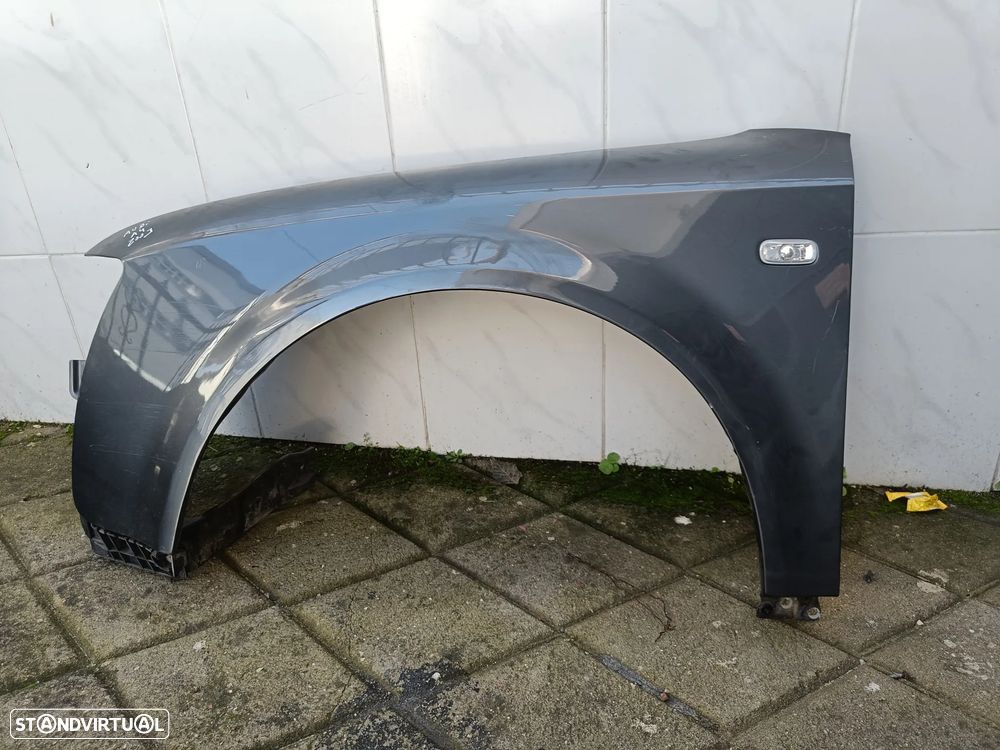 Guarda lamas esquerdo Audi A4 B6 2002 - 2