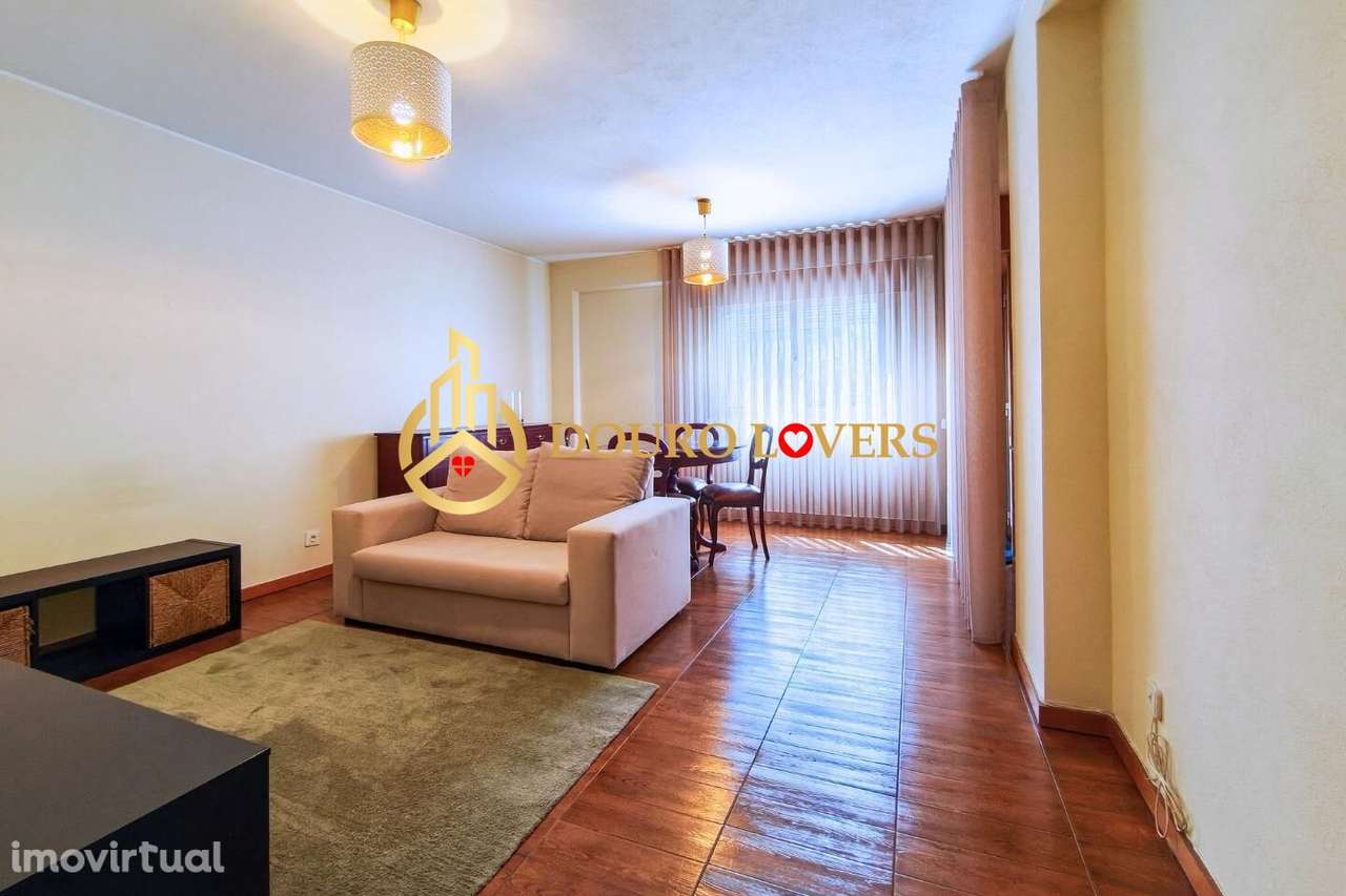 T2 c/ varanda junto ao Polo Universitário e Hospital S. João - Grande imagem: 4/27