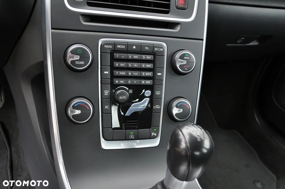 Volvo S60 T3 Kinetic - 23