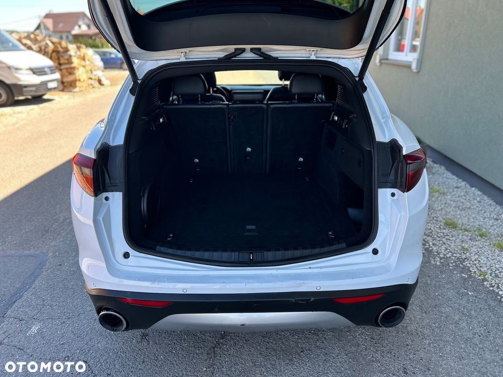 Alfa Romeo Stelvio 2.0 Turbo 16V AT8-Q4 Veloce Ti - 10