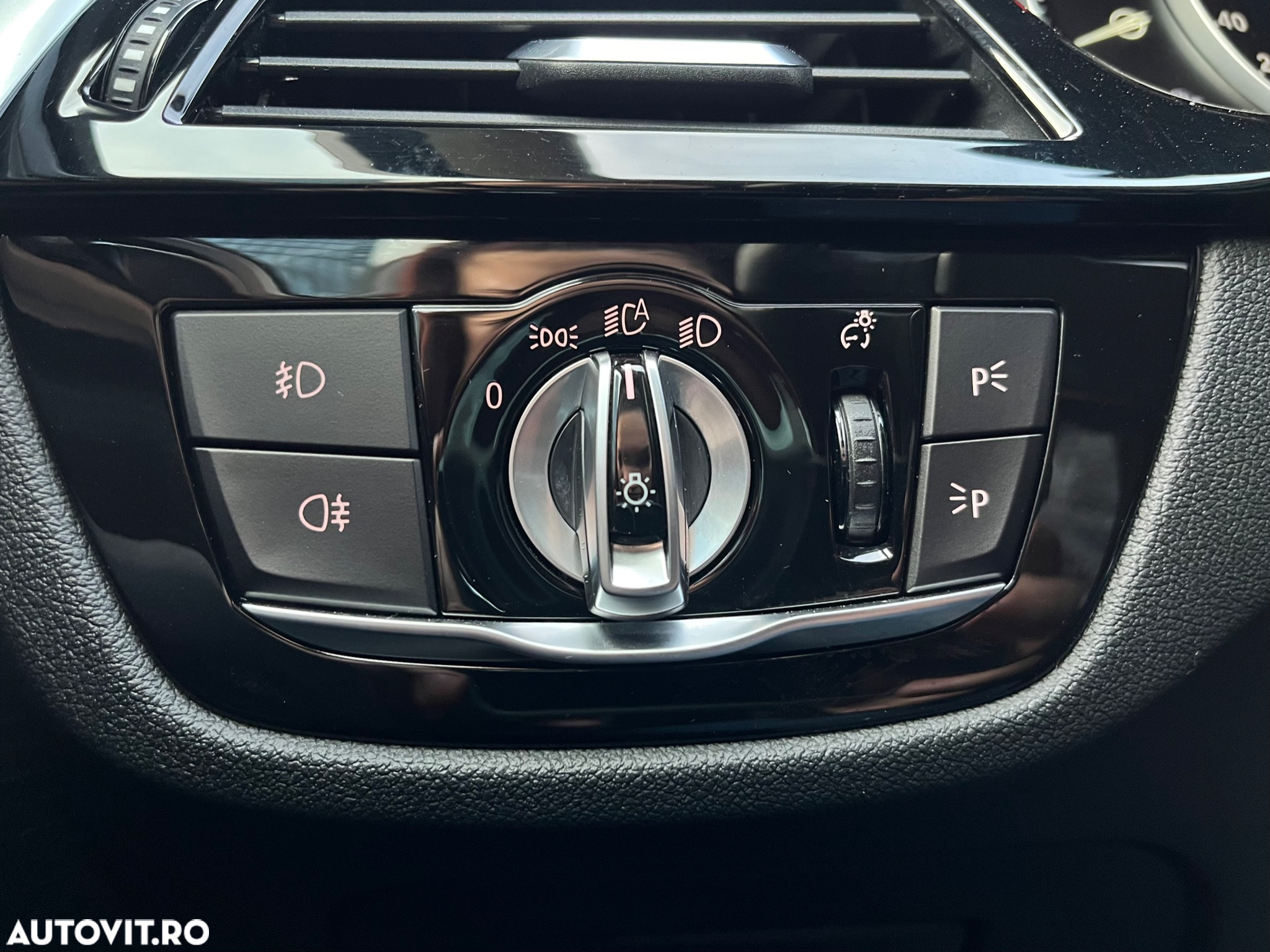 BMW Seria 5 530i xDrive AT - 13